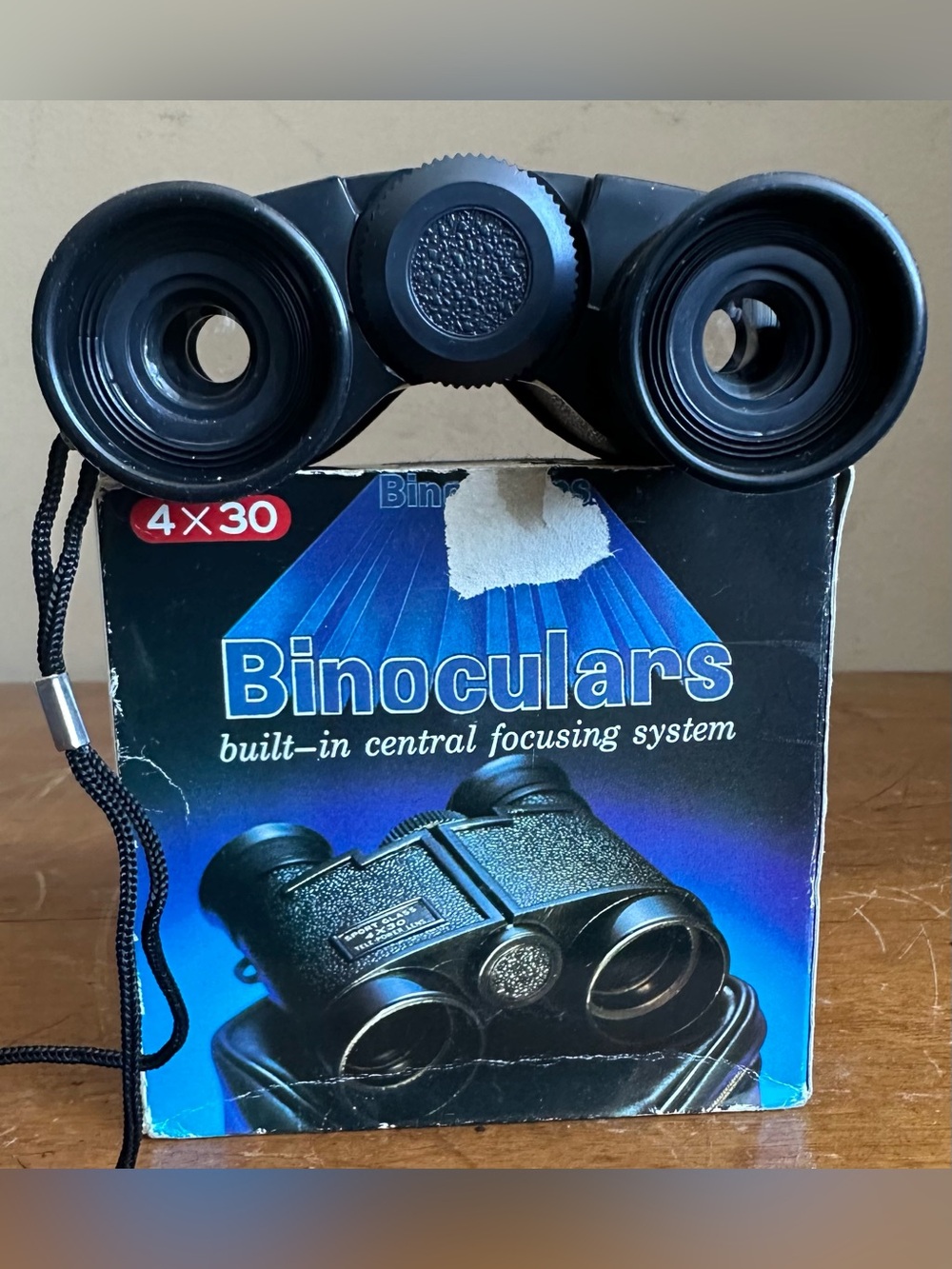 4x30 Built-in Central Focusing System Portable Handheld Lightweight Binoculars